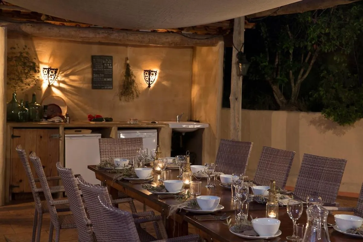 Luxury Villa, Host Up 20 To 28 Guests, Pool, Beach 3Km Cunit