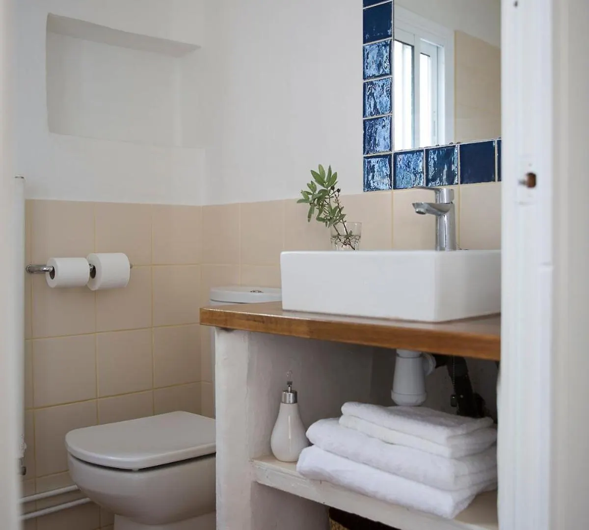 Luxury Villa, Host Up 20 To 28 Guests, Pool, Beach 3Km Cunit